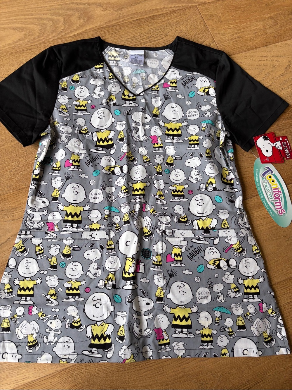 Peanuts scrub top charlie brown womens XS